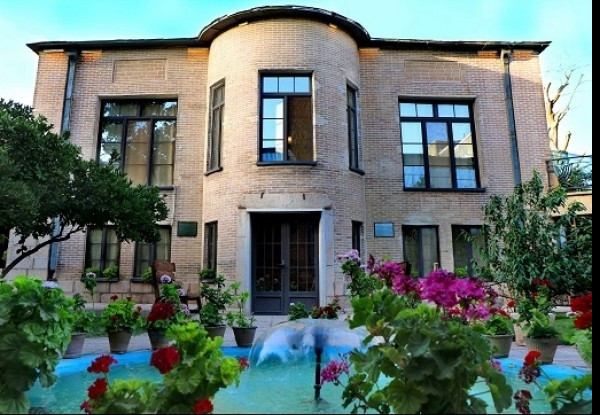 هتل خانه باغ ایرانی