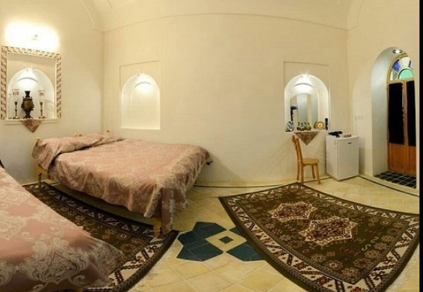 هتل خادمی