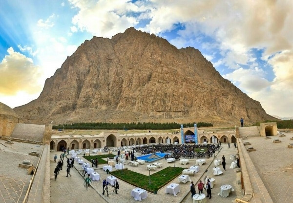 هتل لاله بیستون