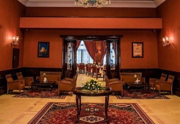 هتل آپادانا تخت جمشید
