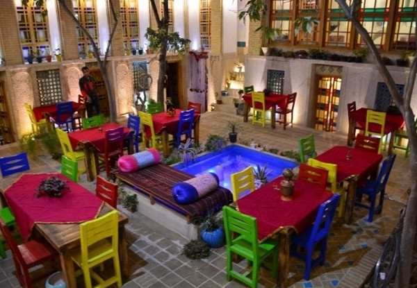 هتل عمارت هفت رنگ