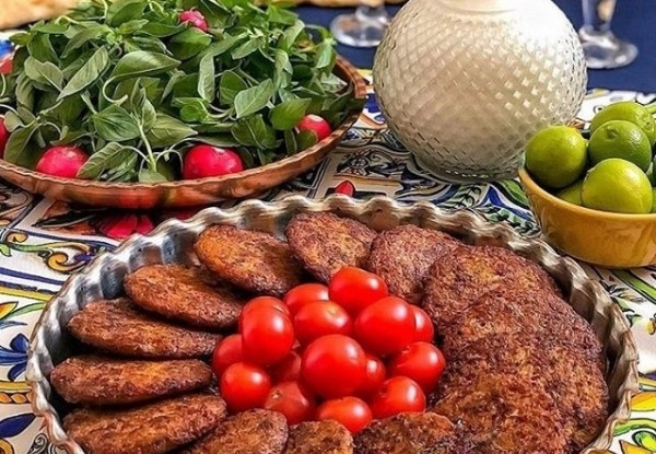 هتل عمارت هفت رنگ