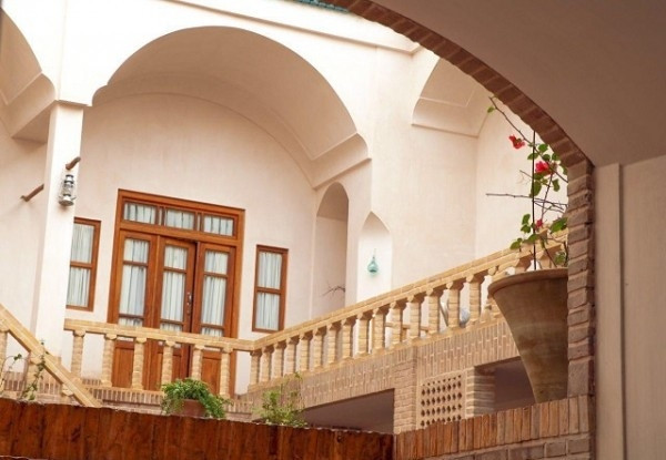 هتل کاشانه روشن
