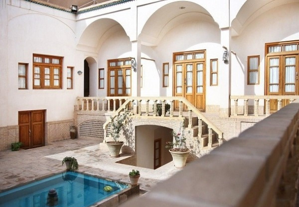 هتل کاشانه روشن