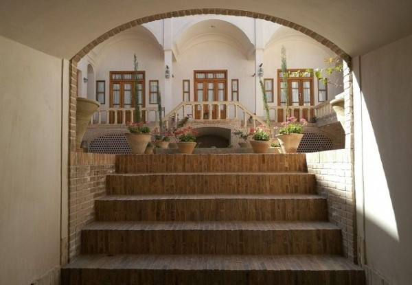 هتل کاشانه روشن