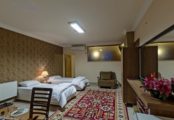 هتل زنده رود