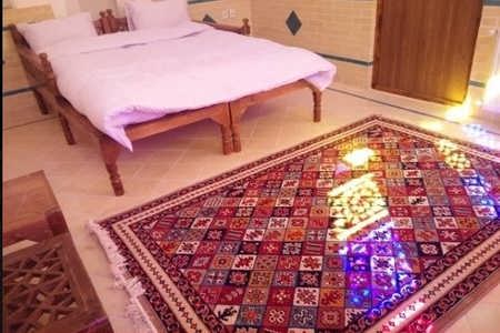 هتل سنتی انار