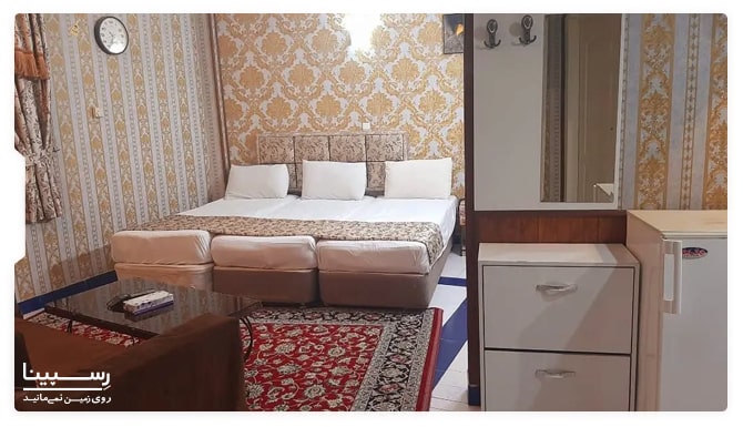 فضای داخلی اتاق سه نفره هتل تعطیلات مشهد