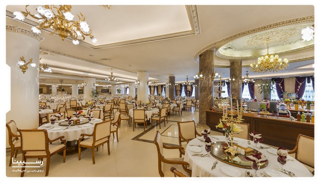 رستوران ترنم، یکی از رستوران های هتل قصر طلایی مشهد