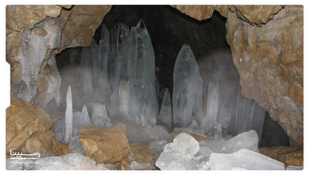غار یخ مراد جاهای دیدنی اطراف تهران زمستان