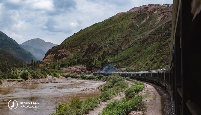 قطار دریاچه تیتیکاکا، پرو