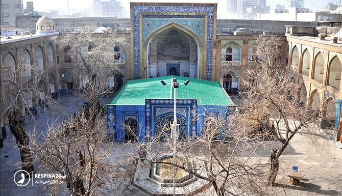 مدرسه عباس قلی خان مهشد از نمای بالا و رو به رو