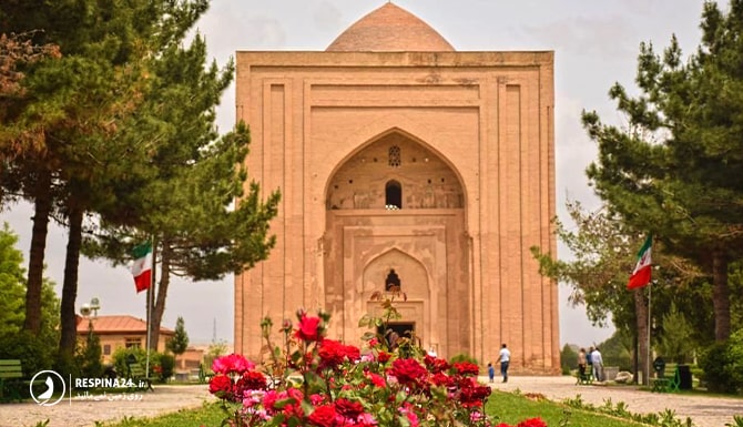 مقبره هارونیه در مشهد از نمای رو به رو