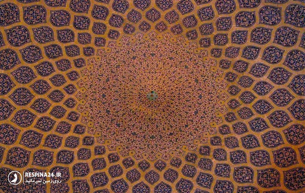 نقش طاووس روی گنبد مسجد شیخ لطف الله