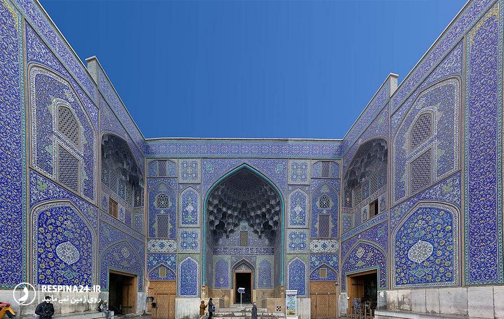 نمای ورودی مسجد شیخ لطف الله