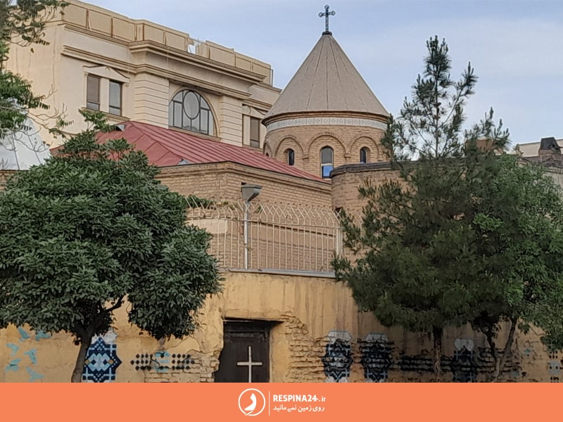 معماری ساختمان بیرونی کلیسا مسروپ مقدس