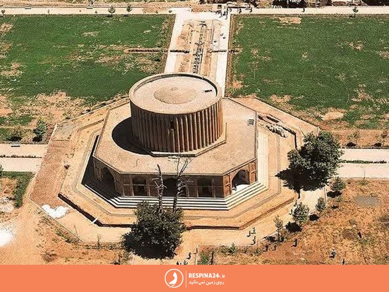 نمایی از بالای کاخ خورشید در روز