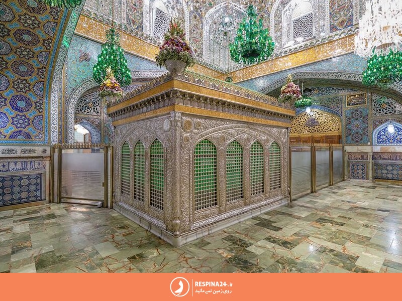 نمای نزدیک از یکی از ضریح های امام رضا مشهد
