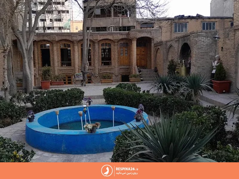 تصویر محوطه داخلی خانه توکلی مشهد