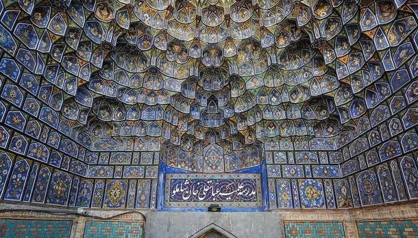 معماری مدرسه عباس قلی خان مشهد
